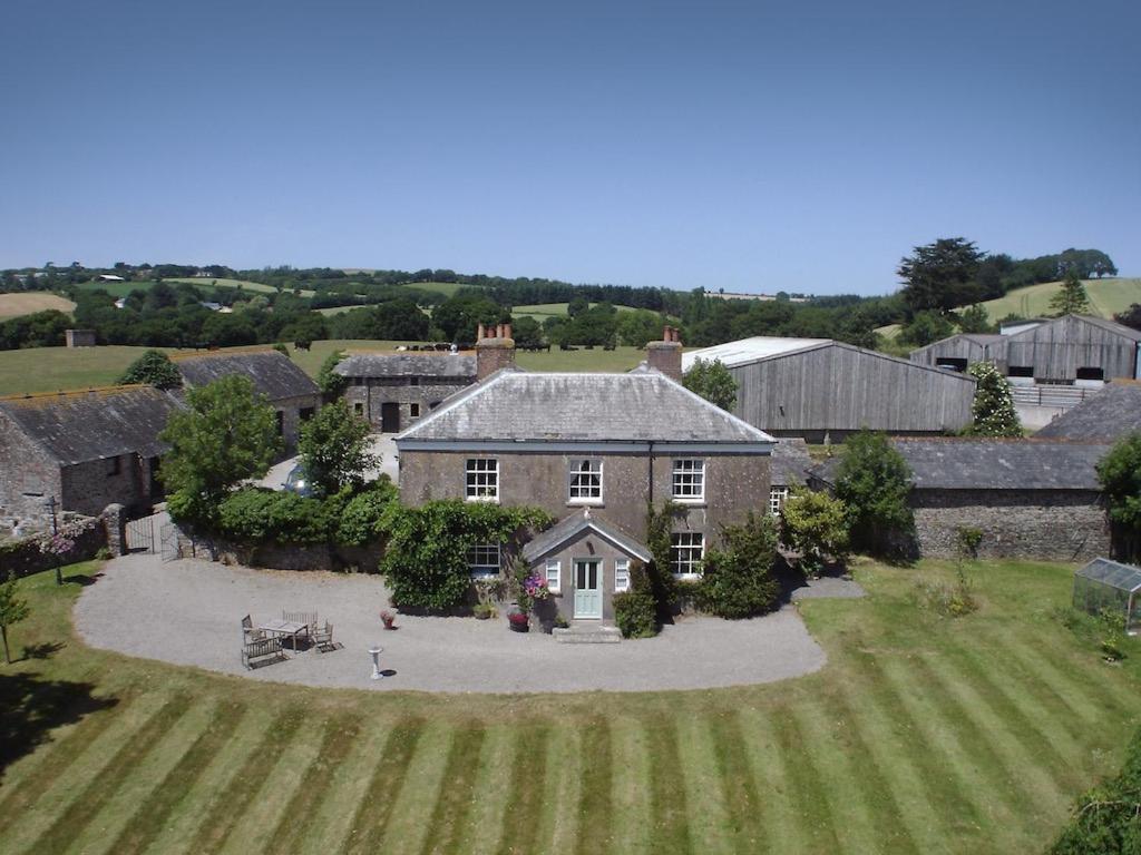 Smeaton Farm Luxury B&B Сейнт Мелиън Екстериор снимка